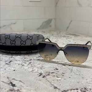 G sunglasses with case